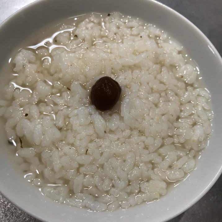 梅干しだけで！お茶漬け？お湯漬け？